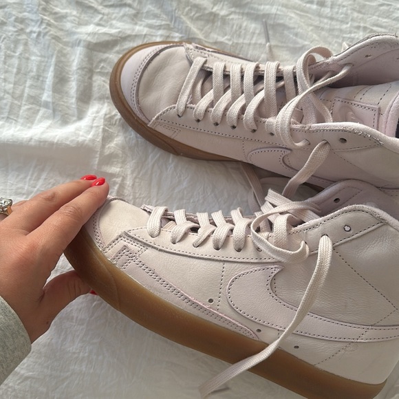 Nike Blazer Mid Premium in Pearl Pink Lavendar Leather Lace Up Sneakers 7 - Picture 6 of 7